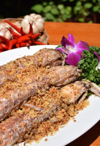 Tôm Tít Cháy Tỏi – Món Quà Từ Biển Cả tại Ẩm Thực 18+